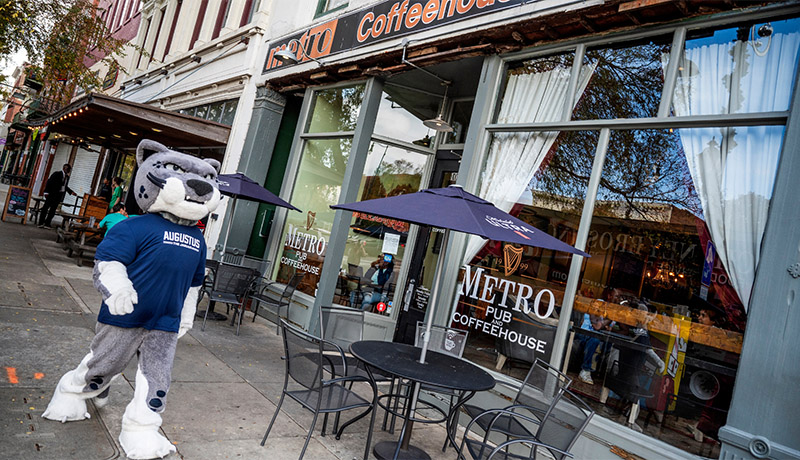 Go to Metro Coffeehouse and Pub
