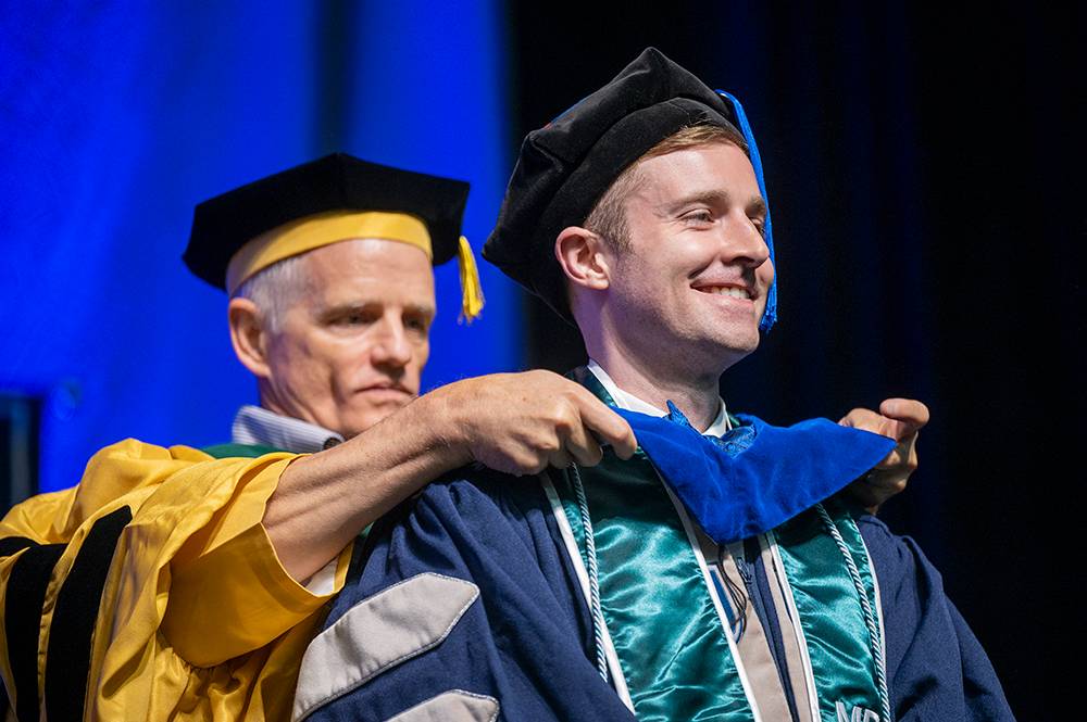 graduate receiving hood